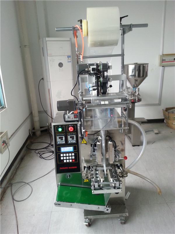 Máquina de llenado de champú de bolsita caliente