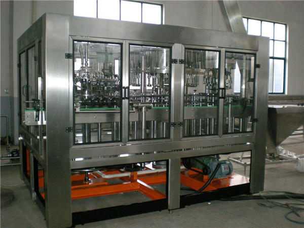 Llenadora automática de botellas de vidrio