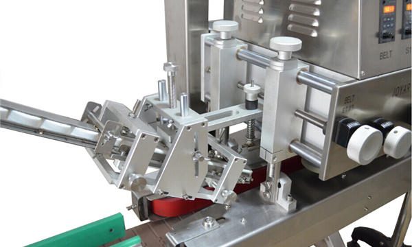 Máquina taponadora de husillo lineal automática